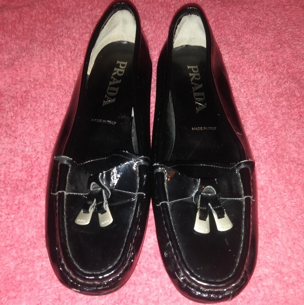 Prada Italy flat moccacin shoes